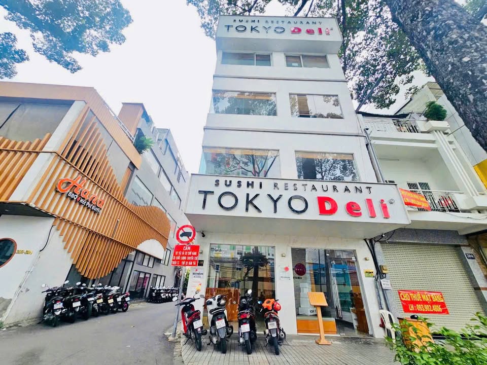 Cho thuê nhà góc 2 mặt tiền đường 3/2, Quận 10 - Vị trí đắc địa kinh doanh sầm uất!