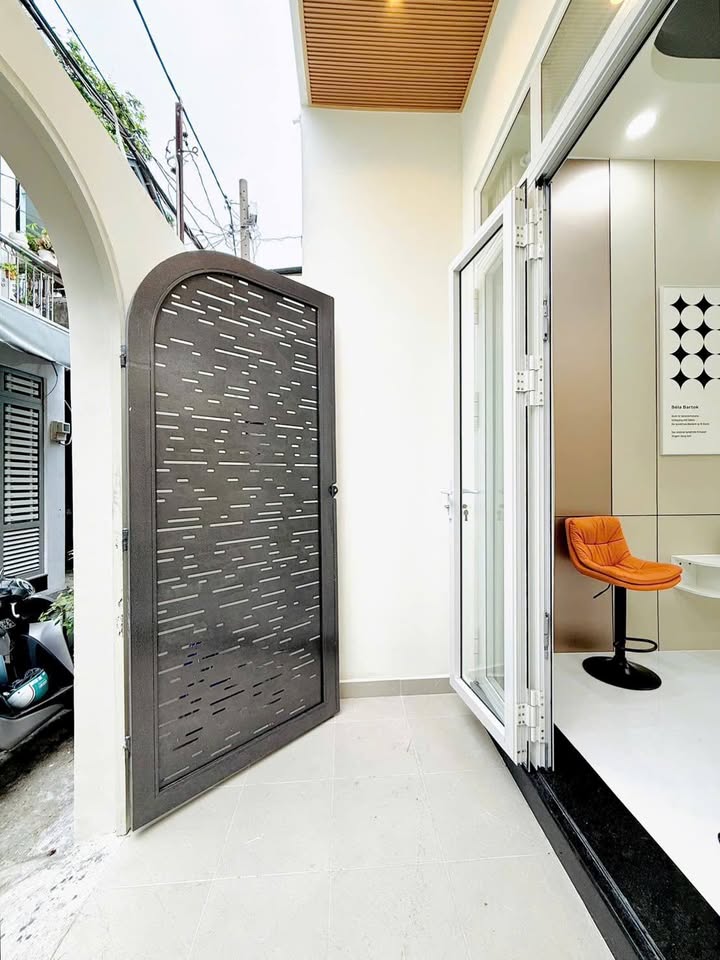 Nhà đẹp 57m² trên đường Lê Hoàng Phái, Gò Vấp - Full nội thất, giá 6.32 tỷ!