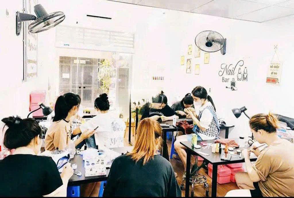 Nhà cho thuê ngõ 402 Đình Thôn, 60m² giá 12 triệu - Tiện nghi thuận lợi!