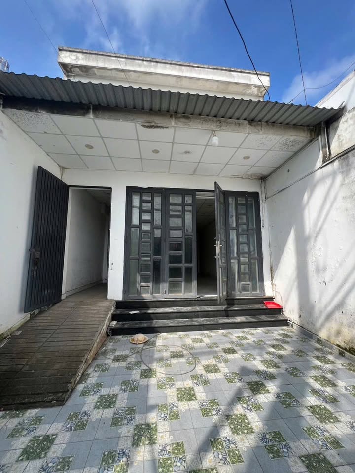 Mặt bằng kinh doanh cho thuê đường Lã Xuân Oai, quận 9 - Giá 10 triệu/tháng, thuận tiện kinh doanh!