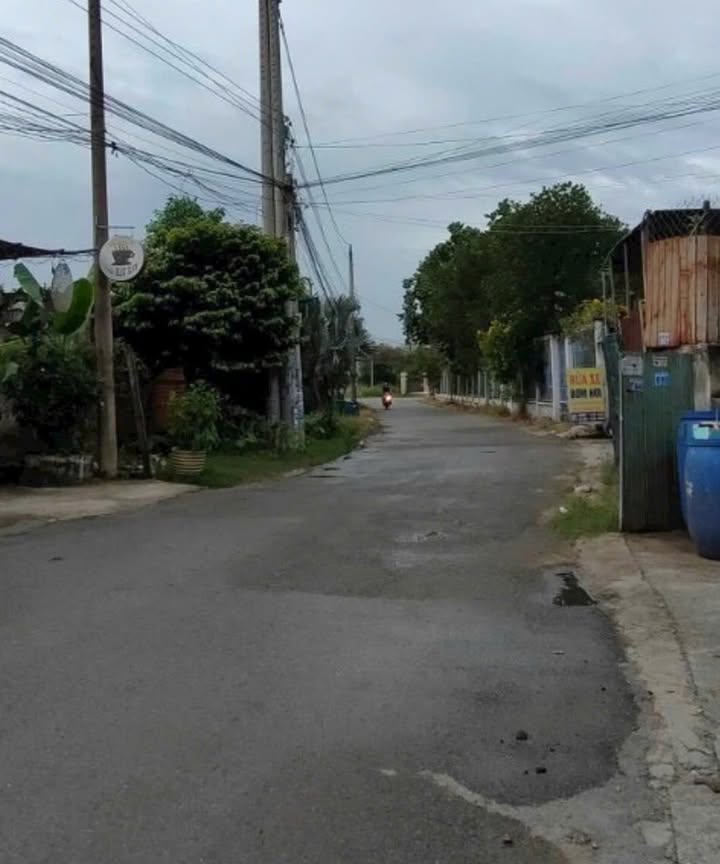 Nhà C4 An Sơn, Bình Dương 144m² giá 2.8 tỷ - Sân xe hơi rộng rãi!