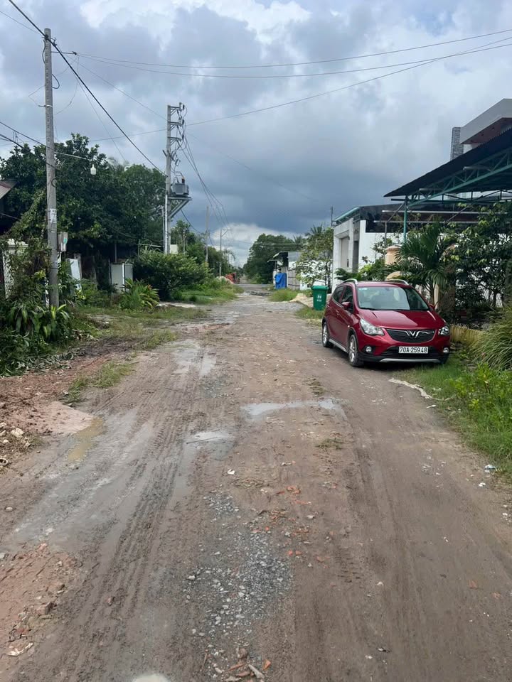 Nhà riêng Hẻm 45 Nguyễn Văn Linh, Tây Ninh 270m² giá 2 tỷ - Thổ cư 120m²