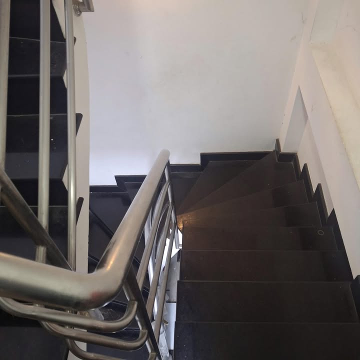 Nhà nguyên căn hẻm 1 Nhật Tảo, P8, Q10 - Diện tích 45m² giá 18 triệu/tháng - Thương lượng ngay!