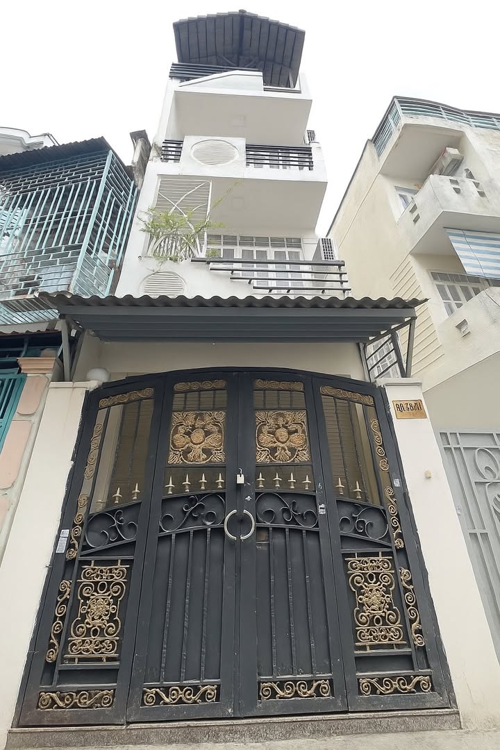 Nhà nguyên căn cho thuê tại Thích Quảng Đức, Q. Phú Nhuận - 5PN, 5WC, chỉ 18 triệu/tháng!