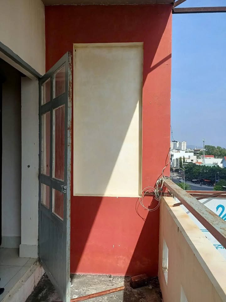 Phòng cho thuê lầu 5 Nguyễn Hữu Cảnh, 1.3 triệu - Nội thất đầy đủ!