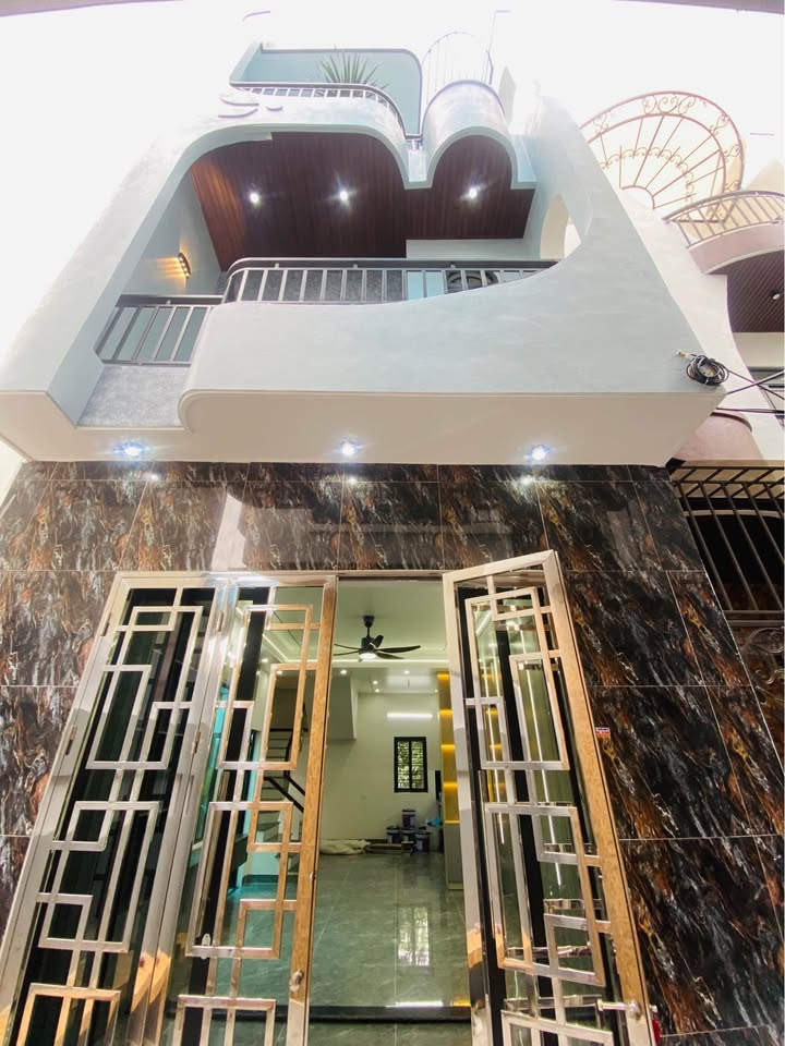 Nhà 3 tầng Tô Hiến Thành, Nam Định 56m² giá 2.3 tỷ - Nhà mới xây, nở hậu tuyệt đẹp!