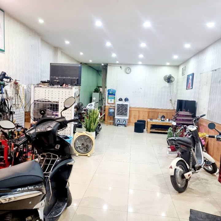 Nhà mặt đường Đình Đông, Lê Chân, Hải Phòng 121m² giá 13.5 tỷ - Đầu tư sinh lời!