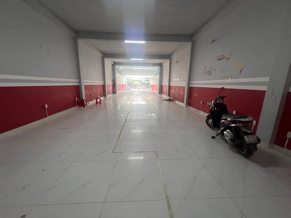 Mặt bằng kinh doanh cho thuê mặt tiền Nguyễn Văn Tăng, Q9 - Diện tích 300m², giá 70 triệu/tháng