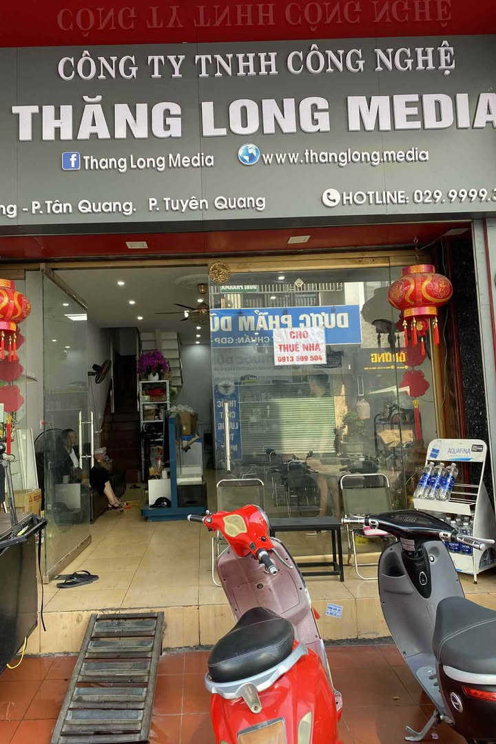 Cho thuê nhà mặt phố Quang Trung, Tân Quang 8 triệu - Kinh doanh thuận lợi!