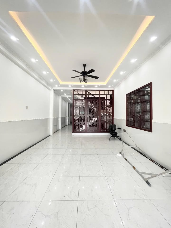 Nhà trệt lầu mặt tiền đường Trần Hưng Đạo, Cái Răng, Cần Thơ 150m² giá 6.3 tỷ - Kinh doanh đắc địa!