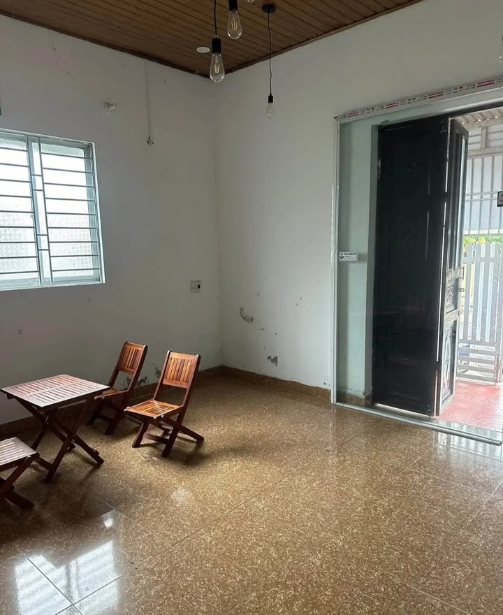 Nhà mặt tiền Trần Cao Vân, Đông Hà 95m² - Kinh doanh ngay, giá chỉ 1.8 tỷ!