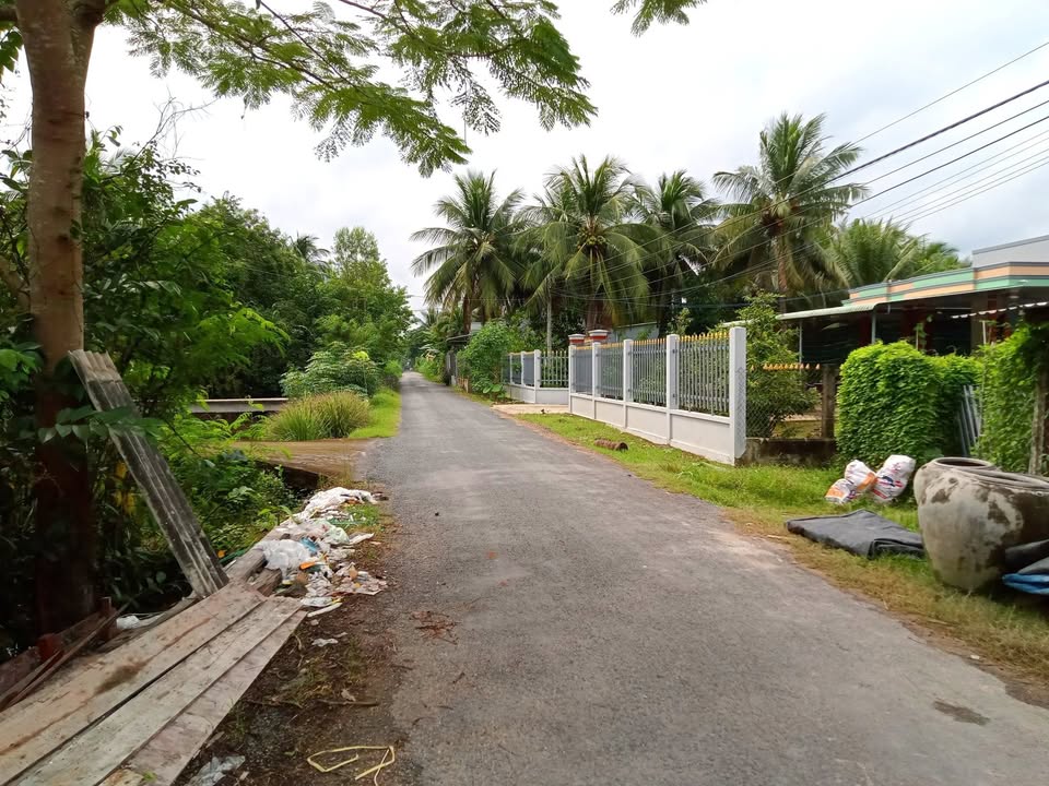 Nhà vườn 2 căn tại ấp Bình Tây, Gò Công Tây 543m² giá 1.3 tỷ - Cơ hội đầu tư tuyệt vời!