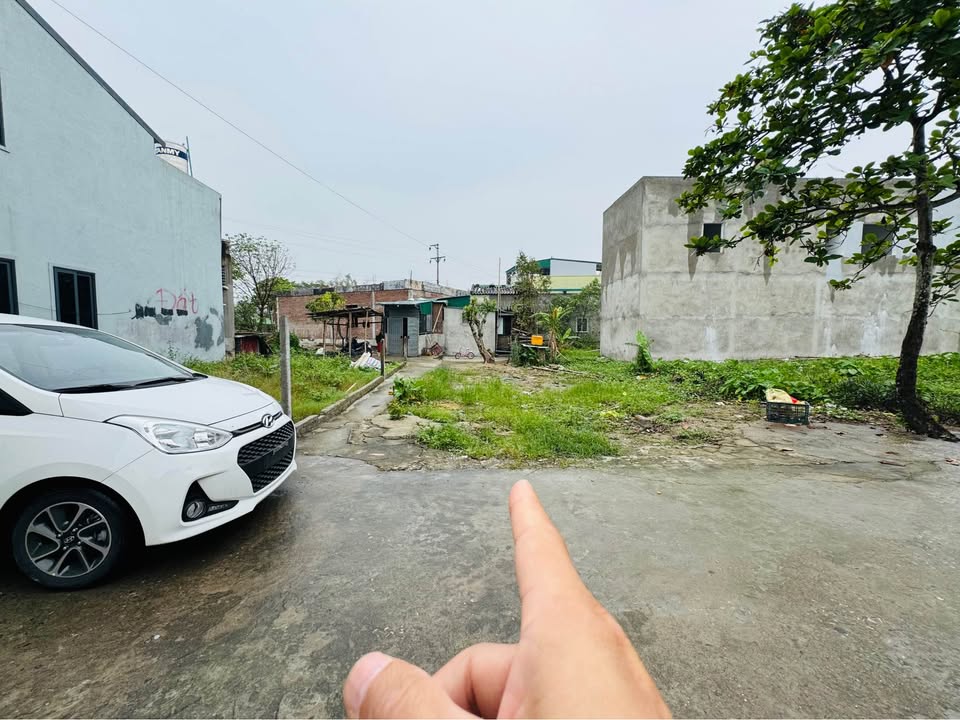 Đất nền phường Hưng Đông, thành phố Vinh 92,3m² giá 2.6 tỷ - Vị trí thông thoáng, tiện ích đầy đủ!