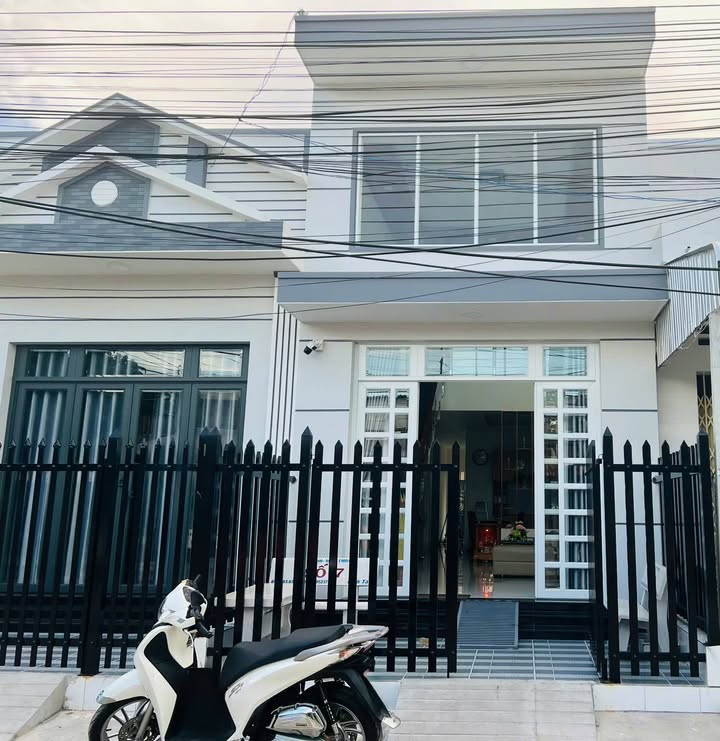 Nhà mặt tiền phường Mỹ Thạnh, Long Xuyên 64m² giá 2 tỷ - VIP hạng sang, tặng nội thất cao cấp!