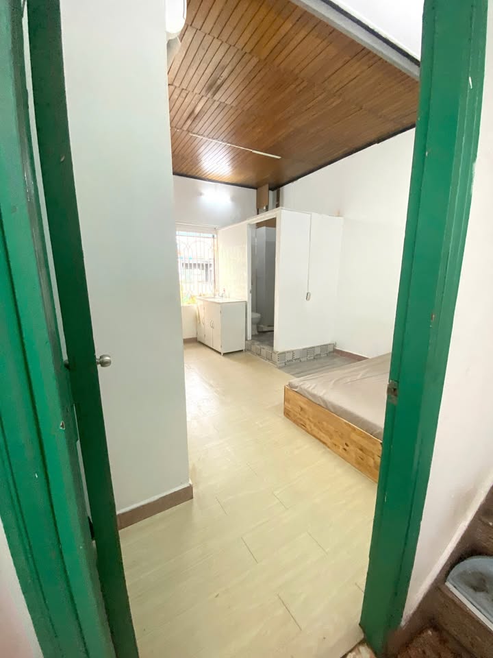 Chính chủ cho thuê CHDV đường Nguyễn Trãi, Quận 1 - 4.5 triệu/tháng, tiện nghi đầy đủ!