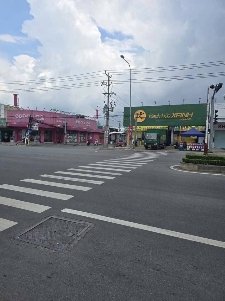 Nhà mặt tiền Quốc lộ 1A, TP Tân An, 114m² giá 5.5 tỷ - Kinh doanh sầm uất!