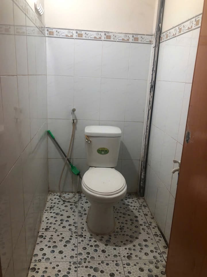 Nhà nguyên căn cho thuê đường Lê Đình Cẩn, Bình Tân 21m² chỉ 4 triệu/tháng - Khu vực đông đúc, tiện lợi!