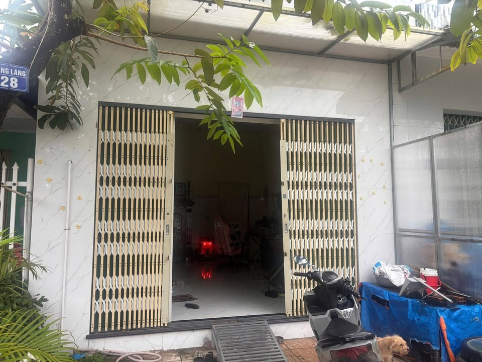 Nhà bán đường Nguyễn Văn Lộc, phường 1, Cai Lậy 81m² giá 2.2 tỷ - Thương lượng tốt!