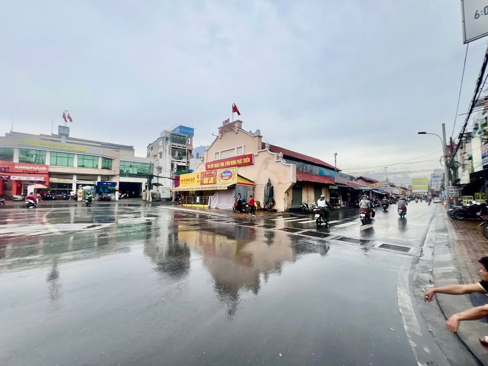 Nhà 3 tầng Tô Ngọc Vân, Linh Tây 50m² - Giá hiếm gặp, full nội thất!