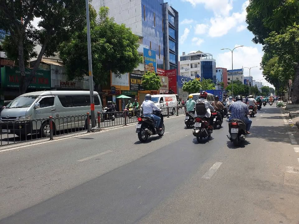 FrontHouse mặt tiền đường 3/2 Quận 10, diện tích 250m² giá 120 tỷ - Cơ hội đầu tư hấp dẫn!