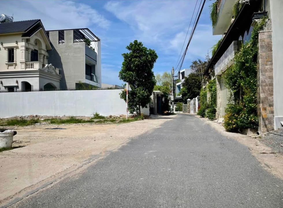 Đất Phú Lợi Thủ Dầu Một 180m² - Mặt tiền nhựa 5m, nở hậu 7.5m, xây nhà đẹp!