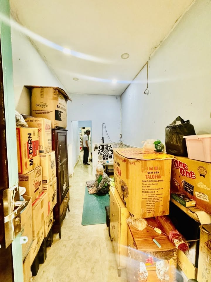 Nhà nhỏ hạnh phúc tại quận 4, 31m² giá 1.9 tỷ - Đầu tư sinh lời ngay!