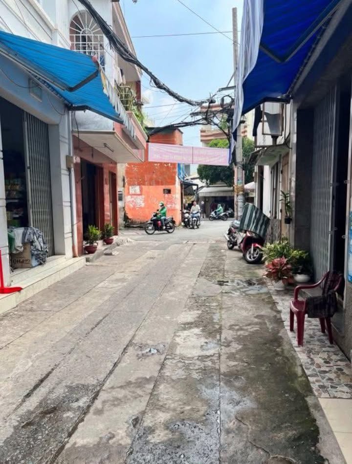 Nhà phố mặt tiền Lê Đại Hành, Quận 11 - 88m² giá 10 tỷ - Kinh doanh sầm uất!