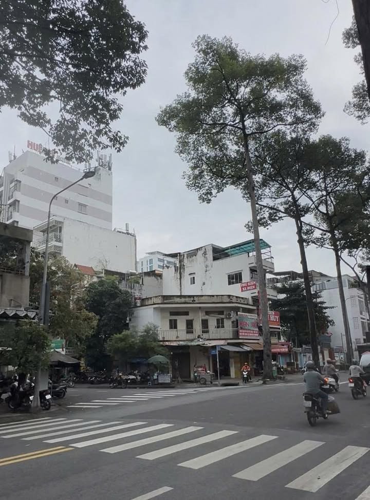 Mặt tiền kinh doanh Nguyễn Chí Thanh, Quận 10, 53m², Giá 20 tỷ - Đầu tư sinh lời ngay!