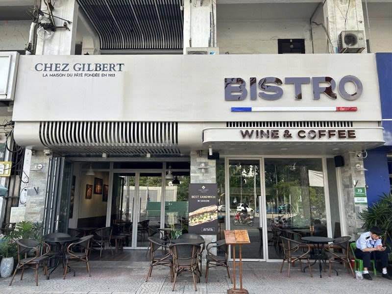 Cho thuê mặt tiền Trần Hưng Đạo, Quận 1, 160m² - Vị trí đắc địa sầm uất!