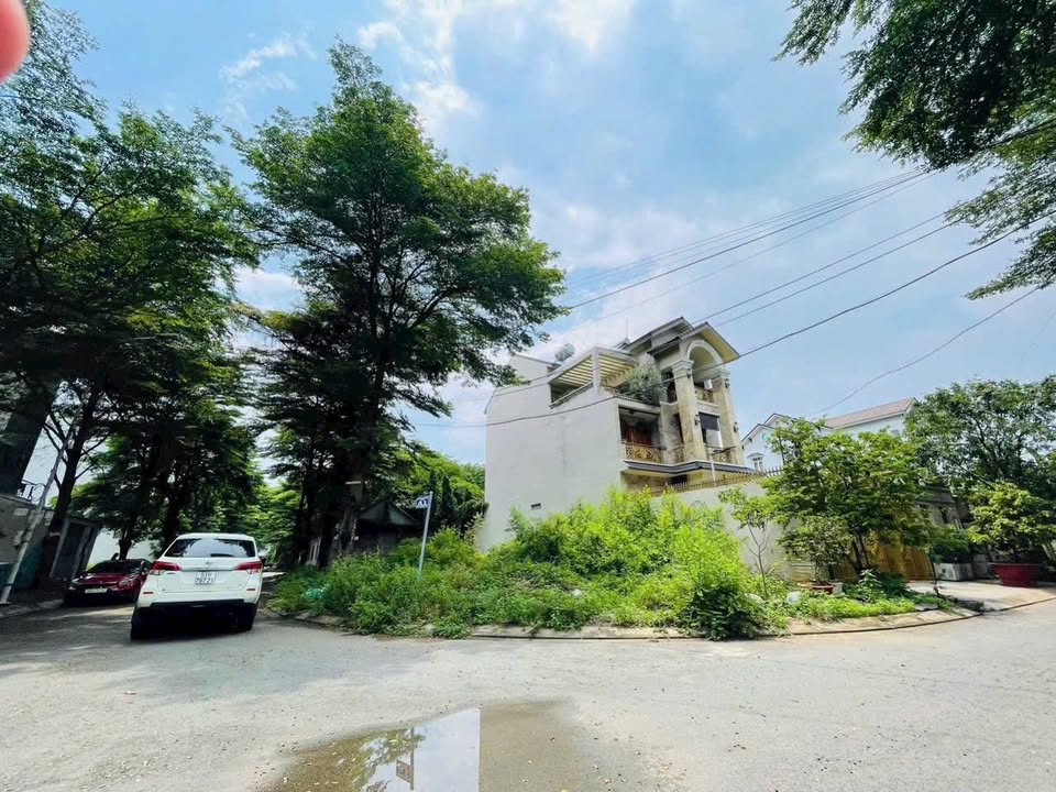 Đất nền biệt thự góc 2 mặt tiền KDC Hoàng Anh Minh Tuấn, quận 9, 237,5m² - Sổ hồng chính chủ!