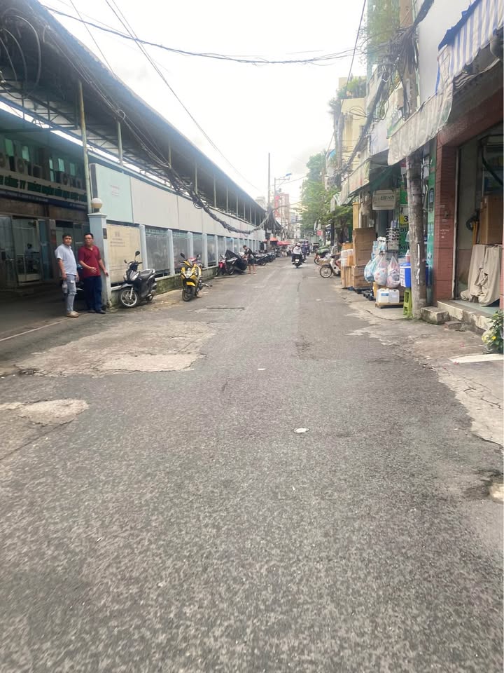 Bán gấp nhà phố mặt tiền kinh doanh Nguyễn Giản Thanh 51m² giá 12.5 tỷ - Đầu tư sinh lời hấp dẫn!