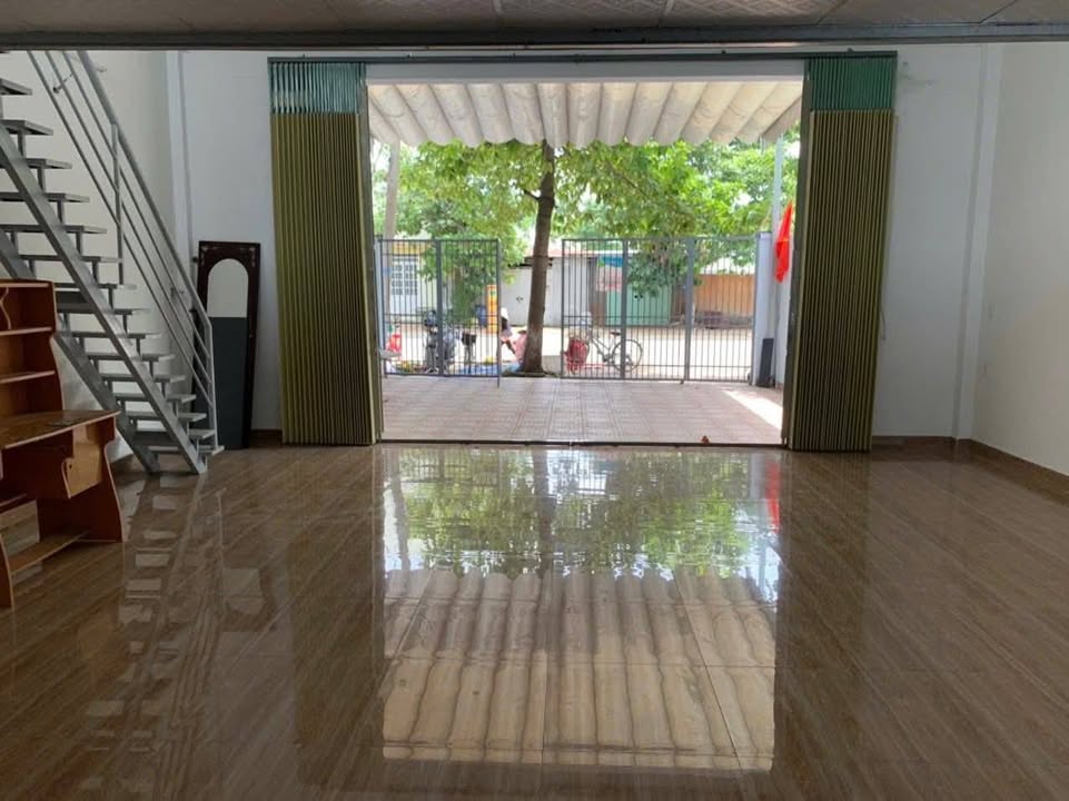 Nhà nguyên căn cho thuê mặt tiền đường Dĩ An 125m² - Kinh doanh thuận lợi!