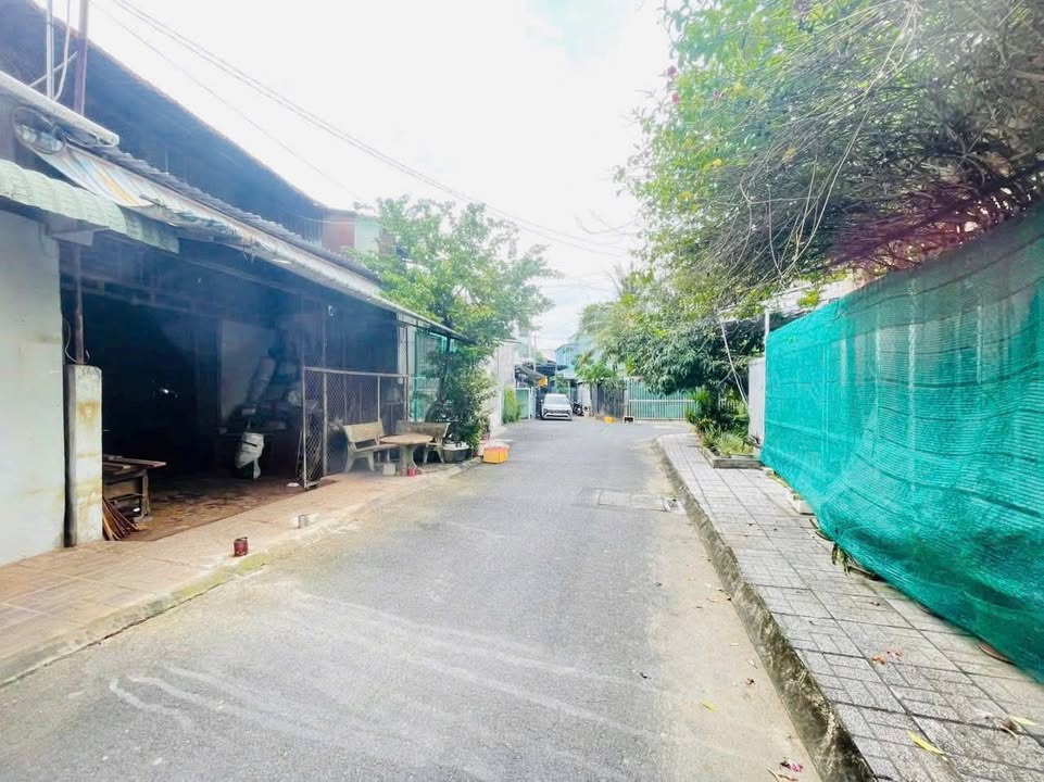 Nhà kho tại đường Lê Thị Hồng Gấm, TP Long Xuyên, 101.4m² - Giá chỉ 1 tỷ VND!