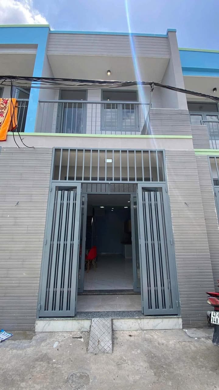 Nhà 2 tầng 40m² tại ấp Bình Tiền 1, Đức Hòa Hạ - Giá chỉ 730 triệu, chính chủ bán!