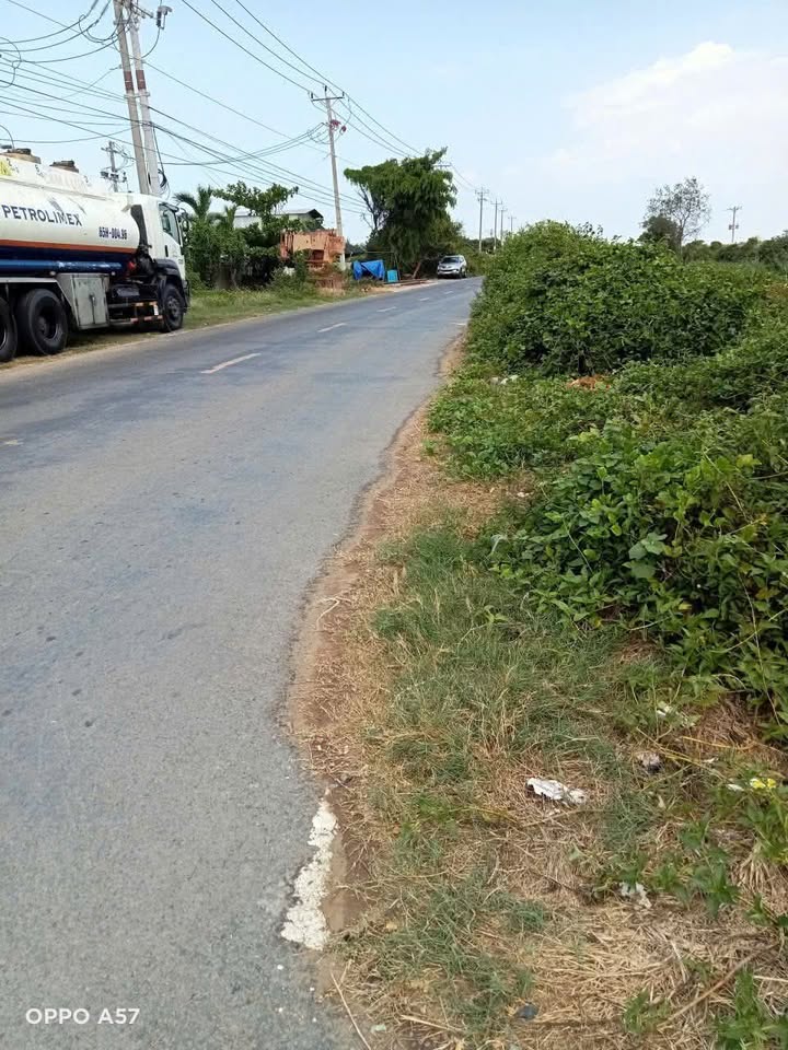 Đất mặt tiền đường cảng cá Bình Thắng, Bình Đại, Bến Tre 23.380m² giá 18 tỷ - Tiềm năng đầu tư lớn!