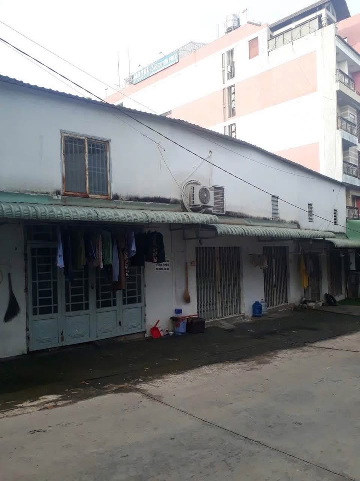 Bán gấp nhà mặt tiền + 4 kiot Hiệp Thành, Thủ Dầu Một 140m² giá 3.5 tỷ - Cơ hội đầu tư sinh lời!