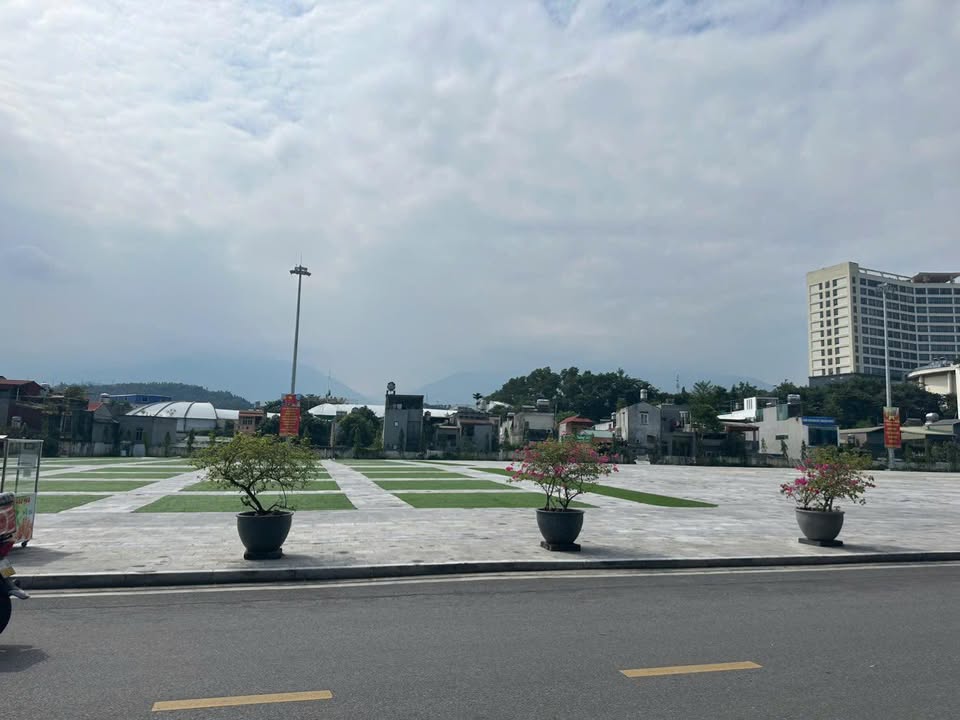 Đất nền kinh doanh mặt tiền Ngô Quyền - Lào Cai 180m² giá 9.38 tỷ - Đầu tư sinh lời ngay!