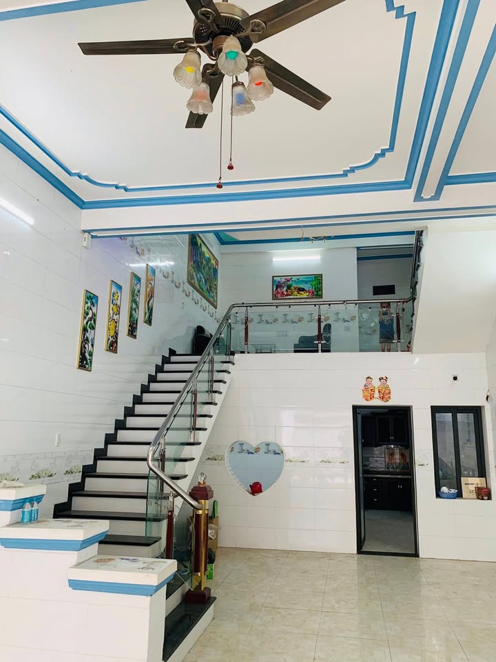 Nhà phố kinh doanh 3 tầng 100m² tại Đồng Tâm, Vĩnh Yên - Giá chỉ 3 tỷ!