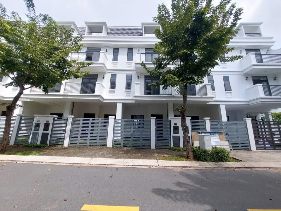 Nhà phố LaVida Vũng Tàu 87m² giá 7.5 tỷ - Sổ hồng riêng, gần trục chính!