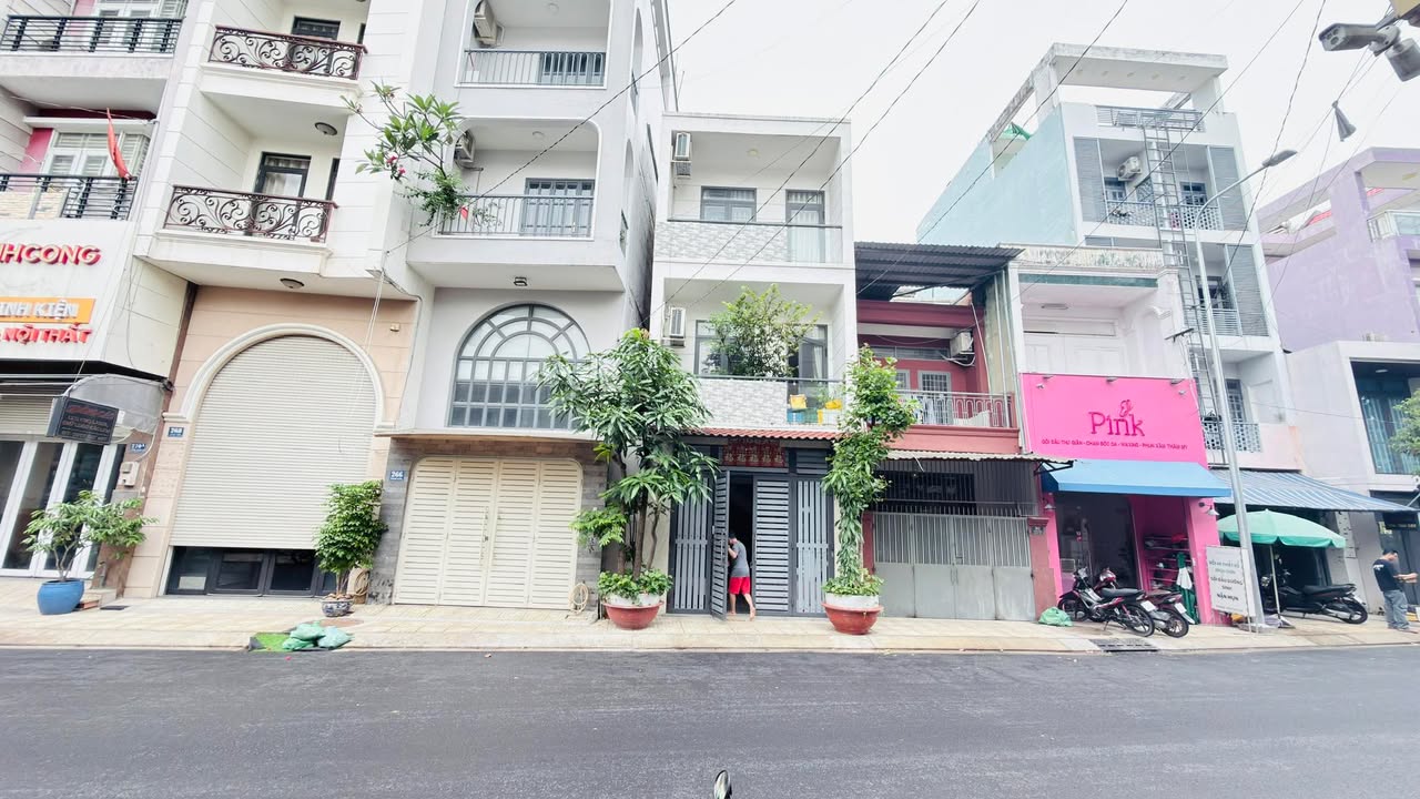Nhà mặt tiền đường Thành Công, quận Tân Phú 72m² giá 11.5 tỷ - Vị trí đẹp, đầu tư sinh lời!