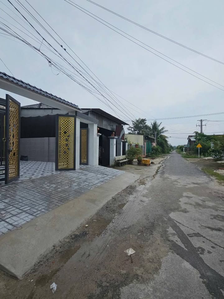 Nhà cấp 4 Long Khương, Hòa Thành 192m² giá 2.15 tỷ - Thiết kế hiện đại, đầy đủ nội thất!