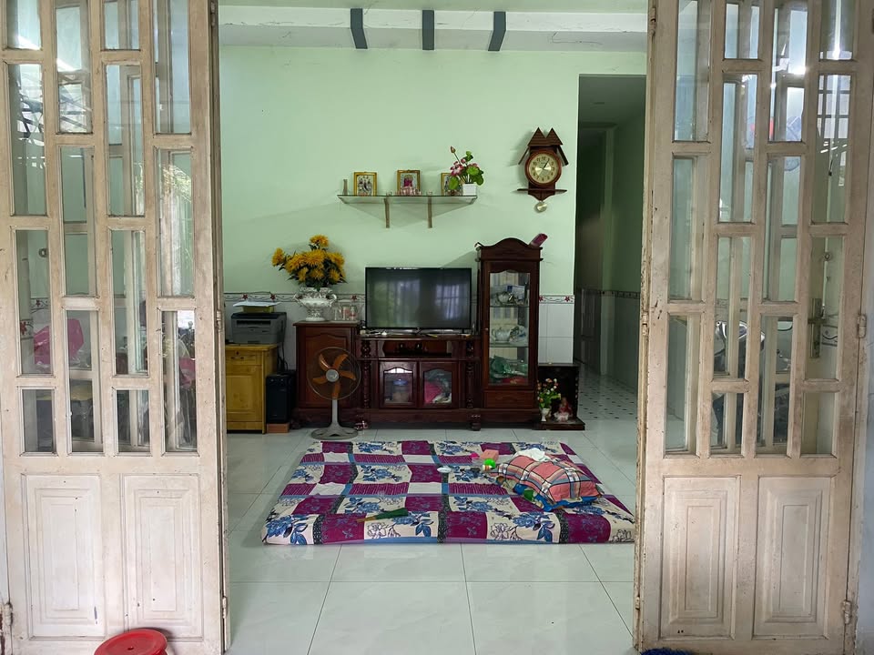 Nhà riêng 110m² tại ấp 6, xã Tân Thạnh Đông, Củ Chi - Giá chỉ 2.05 tỷ, thương lượng!