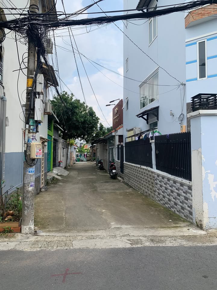 Nhà góc 2 mặt tiền Phạm Hữu Lầu, Nhà Bè 65m² giá 6 tỷ - Sổ hồng đầy đủ, thiết kế hiện đại!