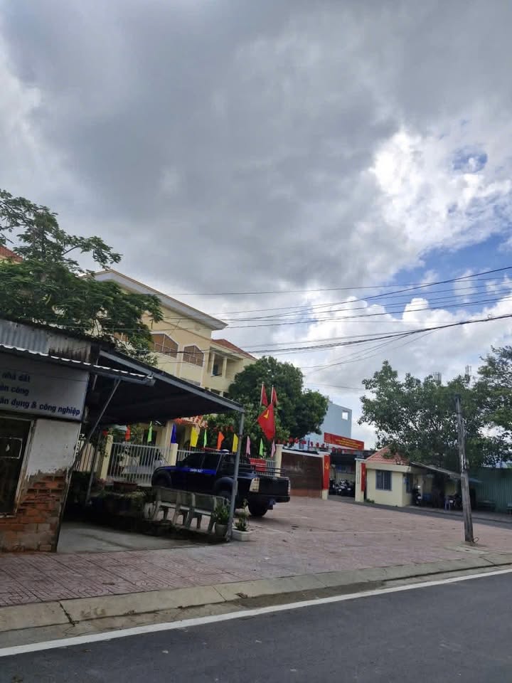 Bán gấp nhà mặt tiền đường Phú Định, quận 8, diện tích 216.6m² - Giá chỉ 1x tỷ!