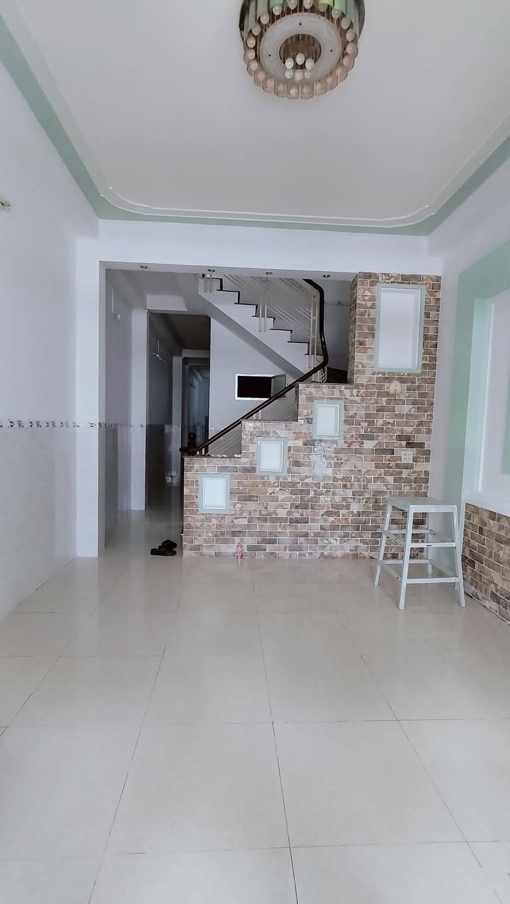 Nhà cho thuê khu cán bộ Bình Khánh, Long Xuyên - 96m² giá chỉ 6 triệu/tháng!