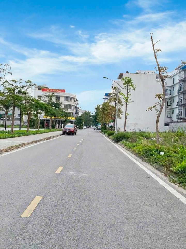 Đất nền KĐT Bách Việt Dĩnh Kế 67m² giá 6 tỷ - View khuôn viên thoáng đãng!