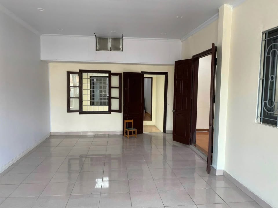 Cho thuê văn phòng tại Nhà máy xe lửa Gia Lâm 270m² giá 18 triệu - Phù hợp làm trung tâm dạy học!