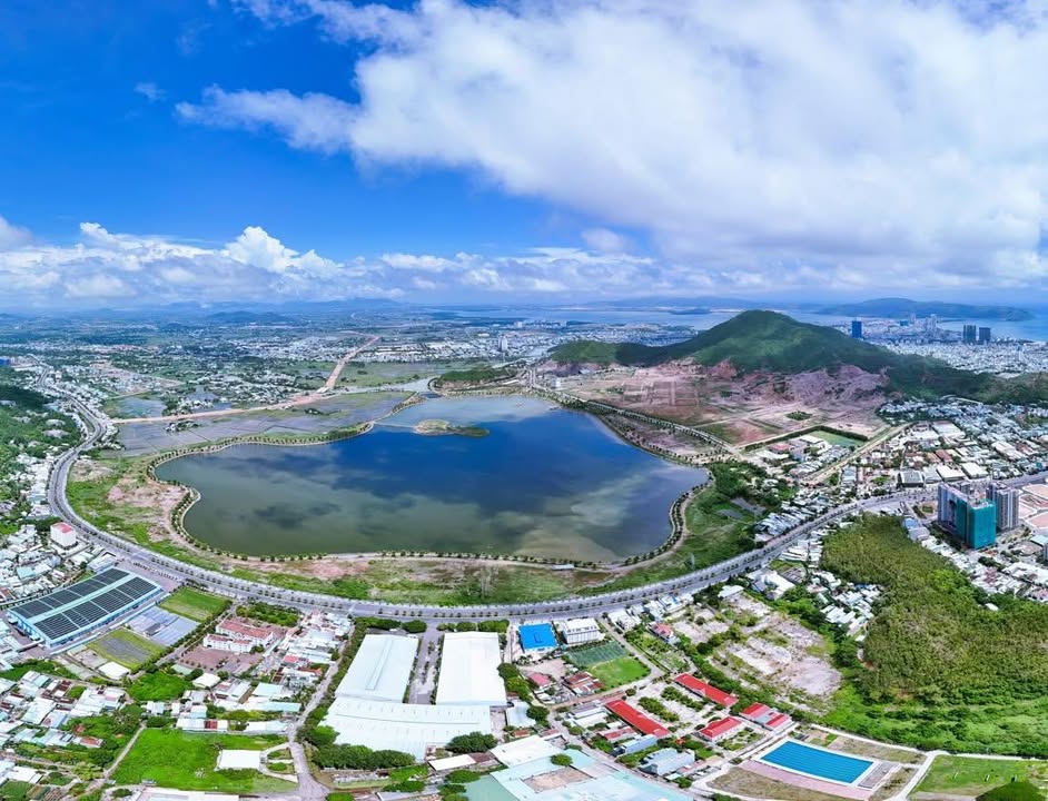 Nhà Mặt Tiền Tô Hiệu, Quy Nhơn 61m² giá 3.69 tỷ - Sổ đỏ chính chủ, gần biển!