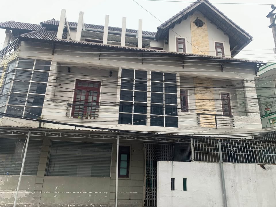 Nhà lô góc cho thuê mặt tiền đường 2/4, Nha Trang 80m² chỉ 25 triệu/tháng - Phù hợp mọi loại hình kinh doanh!