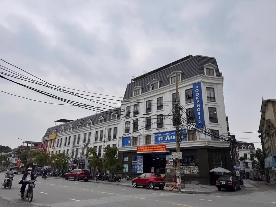 Nhà phố kinh doanh 4 tầng trên đường Lê Hồng Phong, 108m² giá 8 tỷ - Cơ hội đầu tư hấp dẫn!